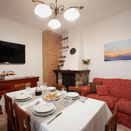 Holiday home L'arco Tra I Sentieri