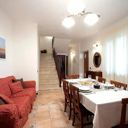 Holiday home L'arco Tra I Sentieri *